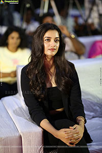 Bhagyashri Borse at Kingdom Press Meet, HD Gallery 