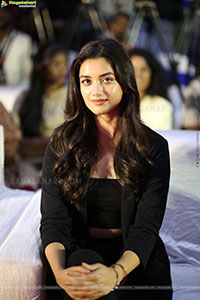 Bhagyashri Borse at Kingdom Press Meet, HD Gallery 