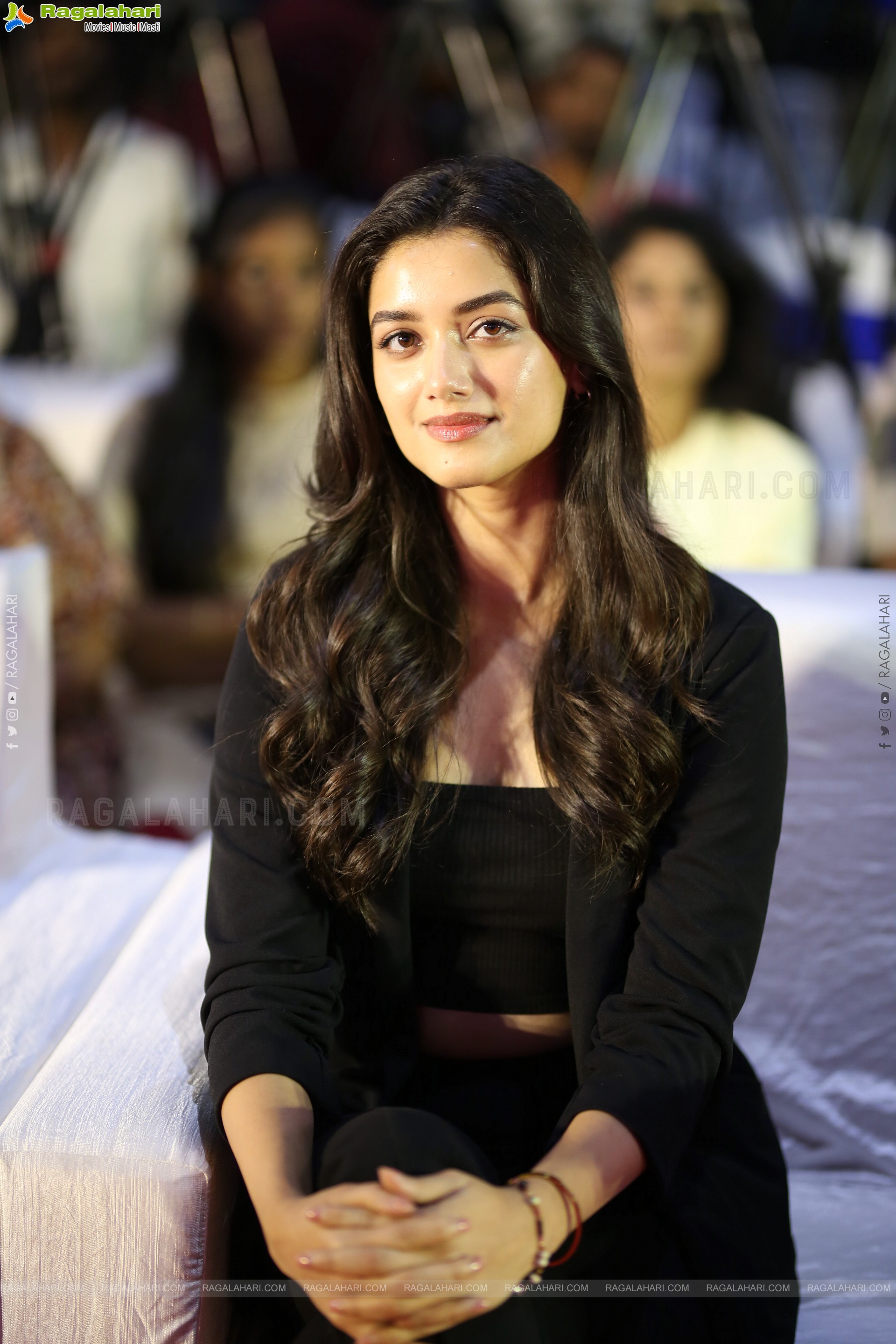 Bhagyashri Borse at Kingdom Press Meet, HD Gallery