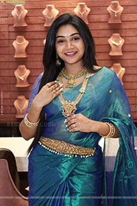 Bramarambika poses with Jewellery, HD Gallery