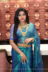 Bramarambika poses with Jewellery, HD Gallery