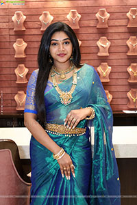 Bramarambika poses with Jewellery, HD Gallery
