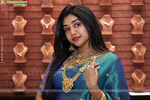 Bramarambika poses with Jewellery, HD Gallery