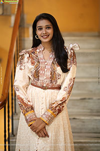 Deepthi at Mr. Reddy Pre Release Event, HD Gallery