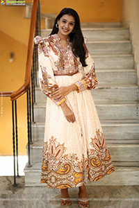 Deepthi at Mr. Reddy Pre Release Event, HD Gallery