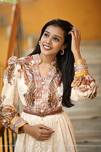 Deepthi at Mr. Reddy Pre Release Event, HD Gallery
