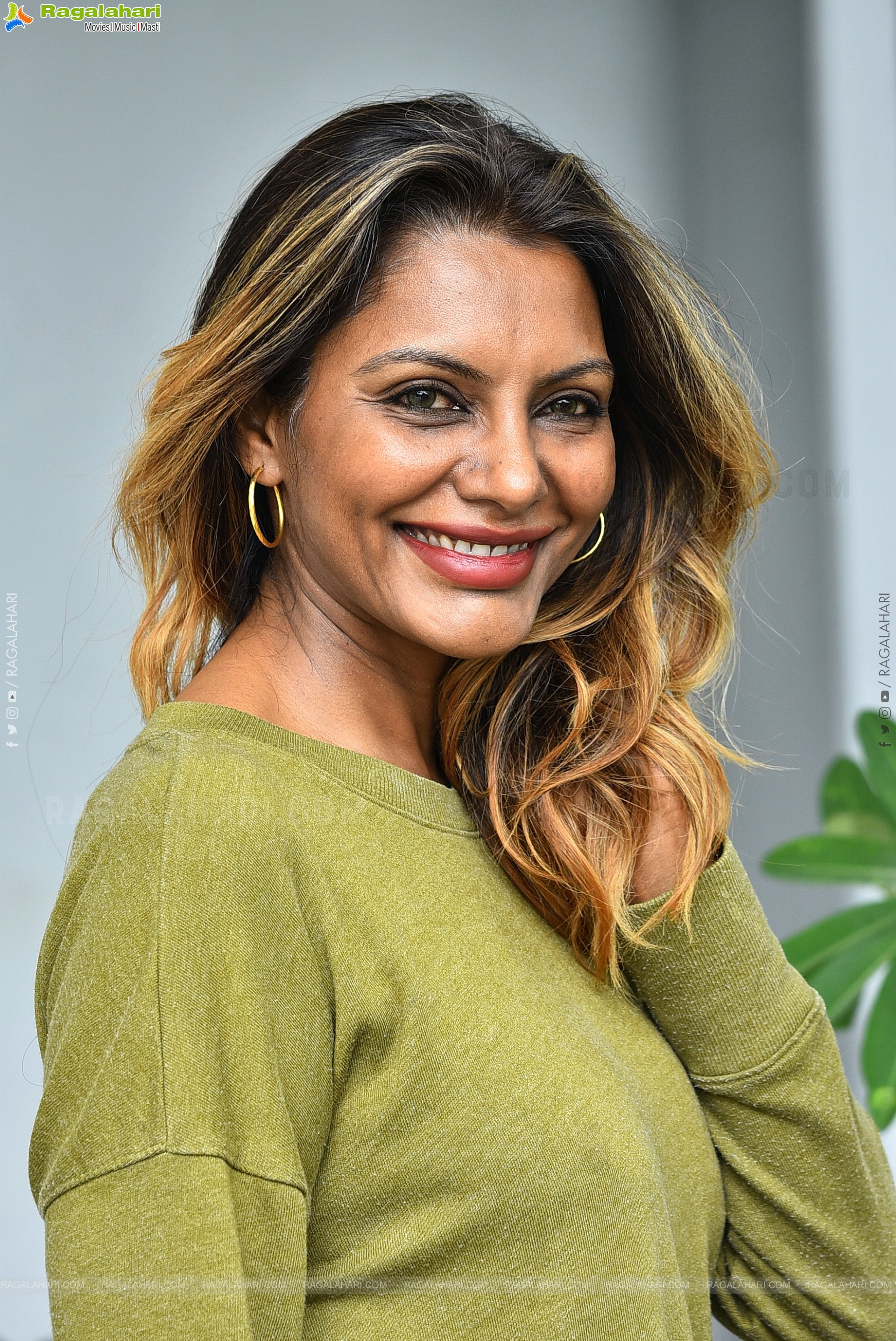 Director Praveena at Kothapallilo Okappudu Movie Interview, HD Gallery