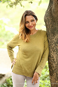 Director Praveena at Kothapallilo Okappudu Movie Interview