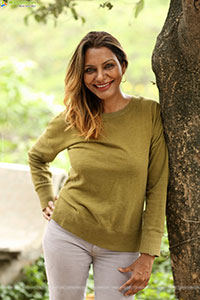 Director Praveena at Kothapallilo Okappudu Movie Interview