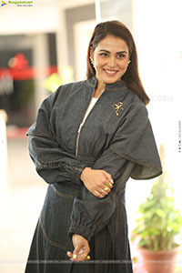 Genelia stills at Junior Movie Interview, HD Gallery