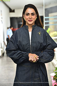 Genelia stills at Junior Movie Interview, HD Gallery