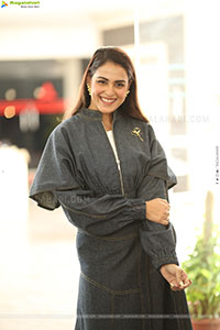 Genelia stills at Junior Movie Interview, HD Gallery