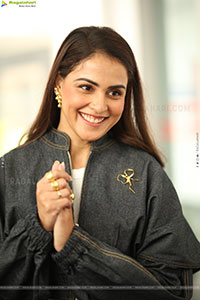 Genelia stills at Junior Movie Interview, HD Gallery
