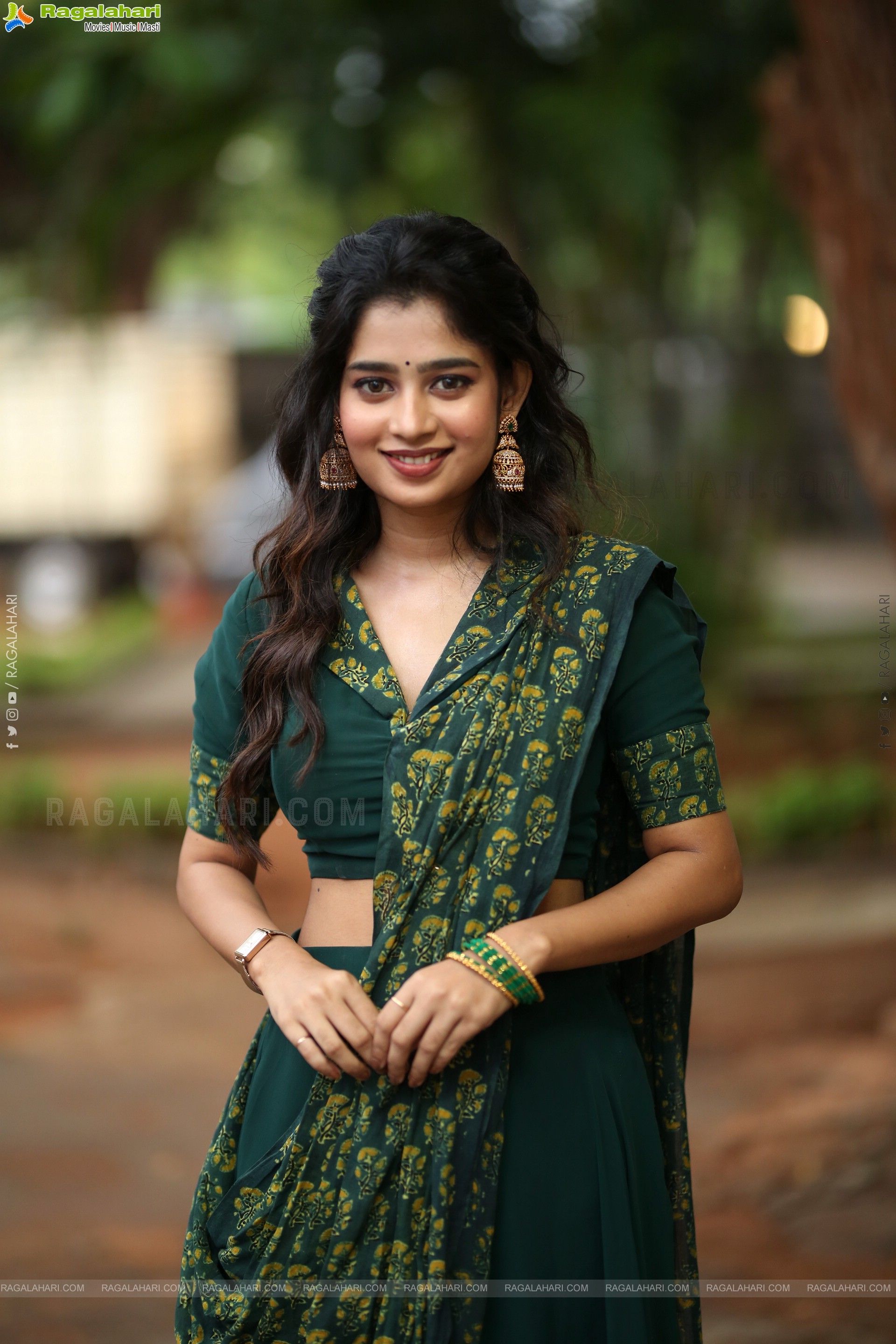 Janany Kunaseelan at Usurae Movie Press Meet, HD Gallery
