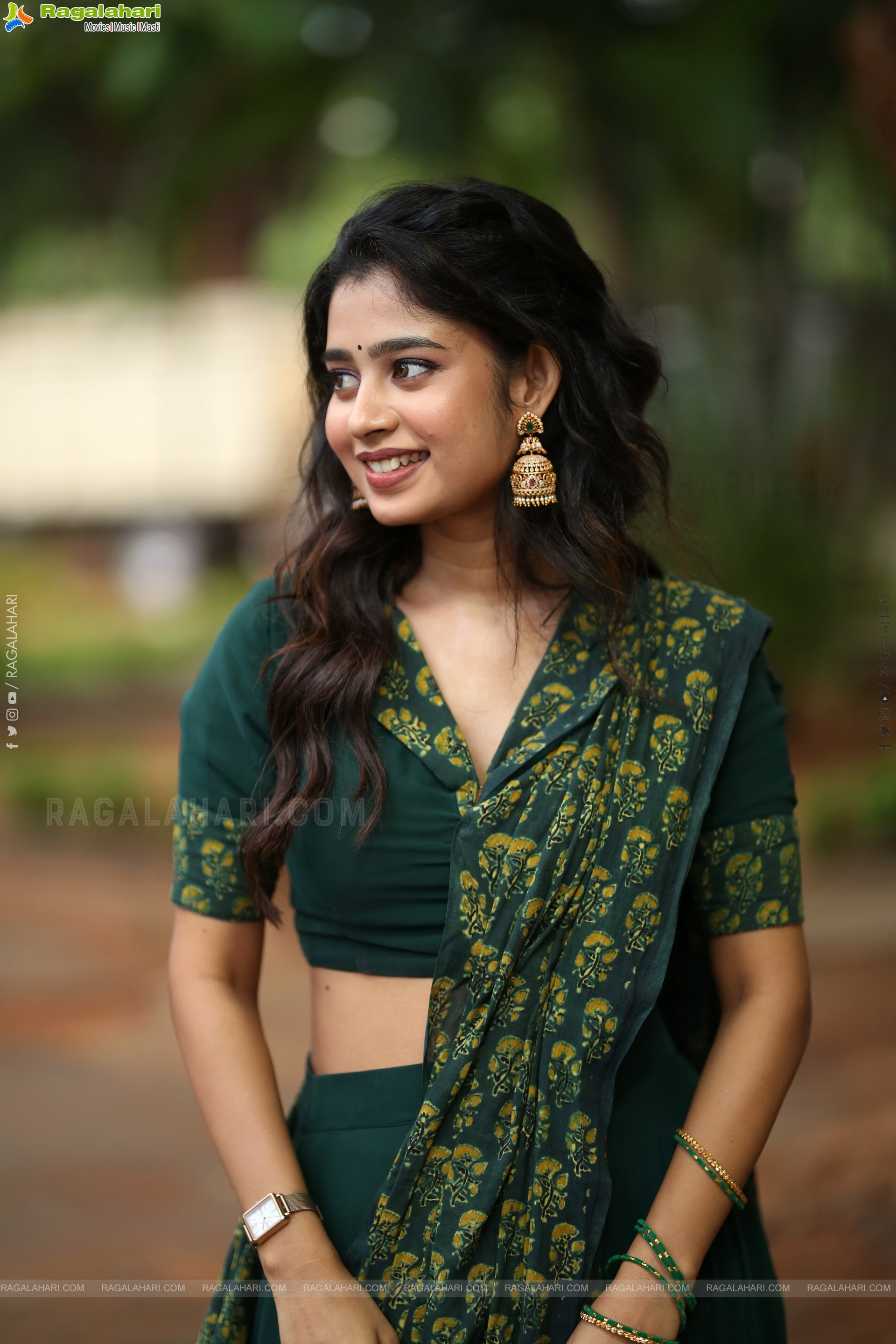 Janany Kunaseelan at Usurae Movie Press Meet, HD Gallery