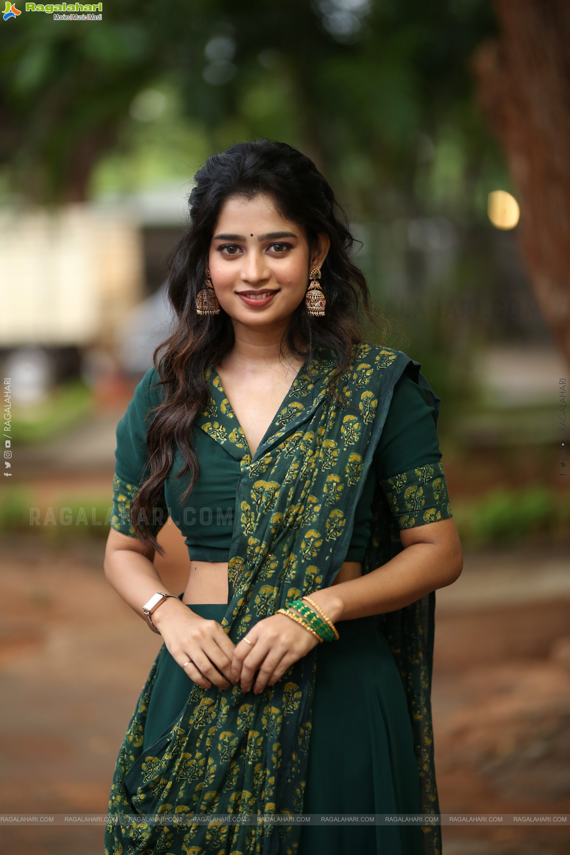 Janany Kunaseelan at Usurae Movie Press Meet, HD Gallery
