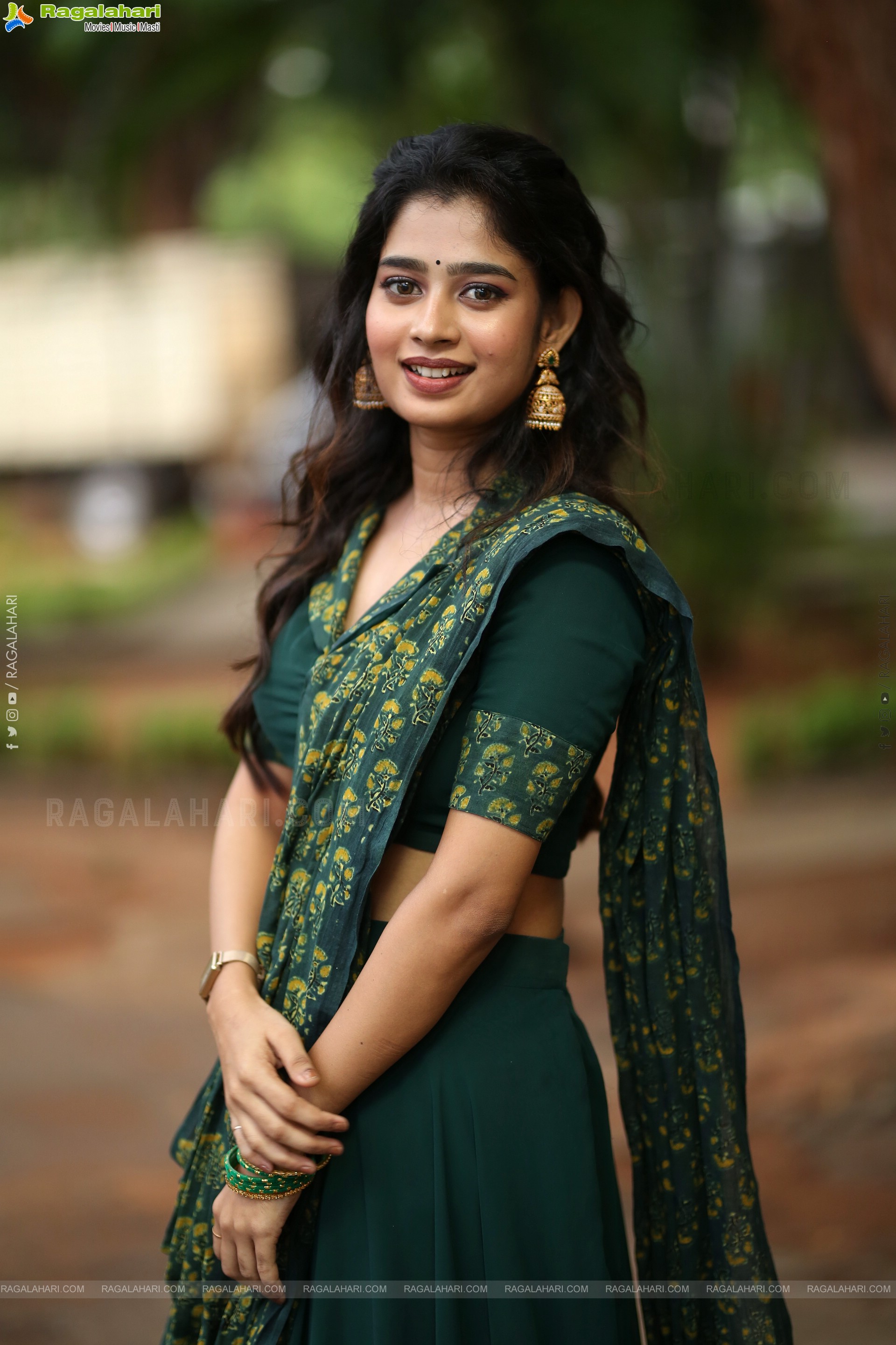 Janany Kunaseelan at Usurae Movie Press Meet, HD Gallery