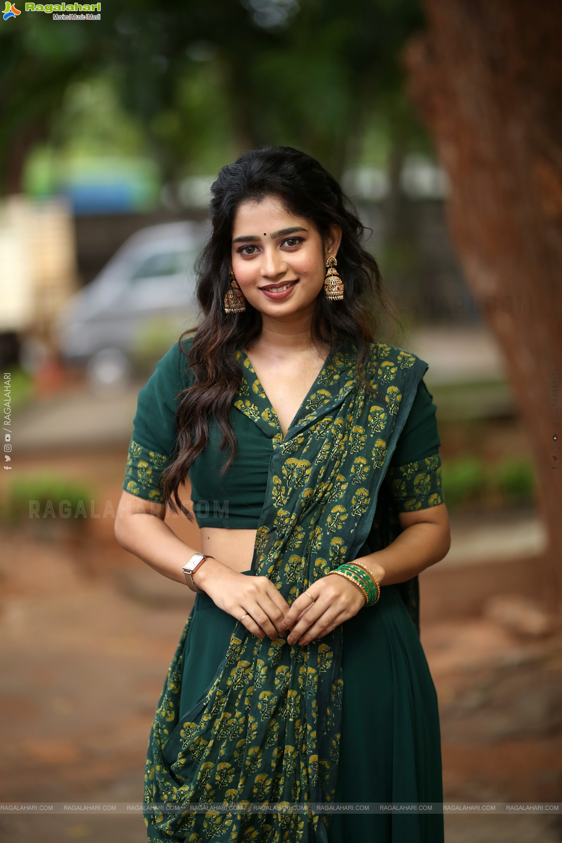 Janany Kunaseelan at Usurae Movie Press Meet, HD Gallery
