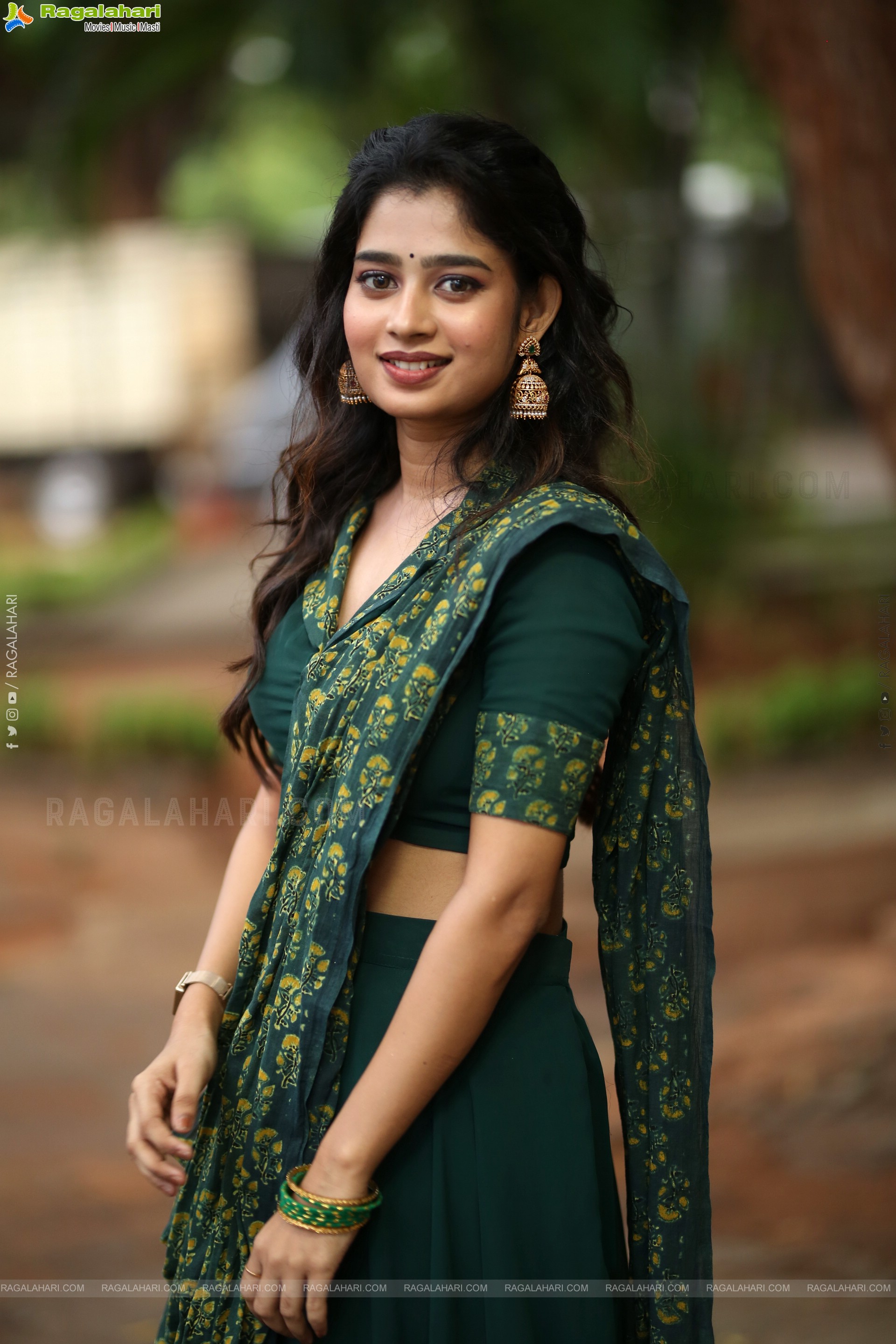 Janany Kunaseelan at Usurae Movie Press Meet, HD Gallery