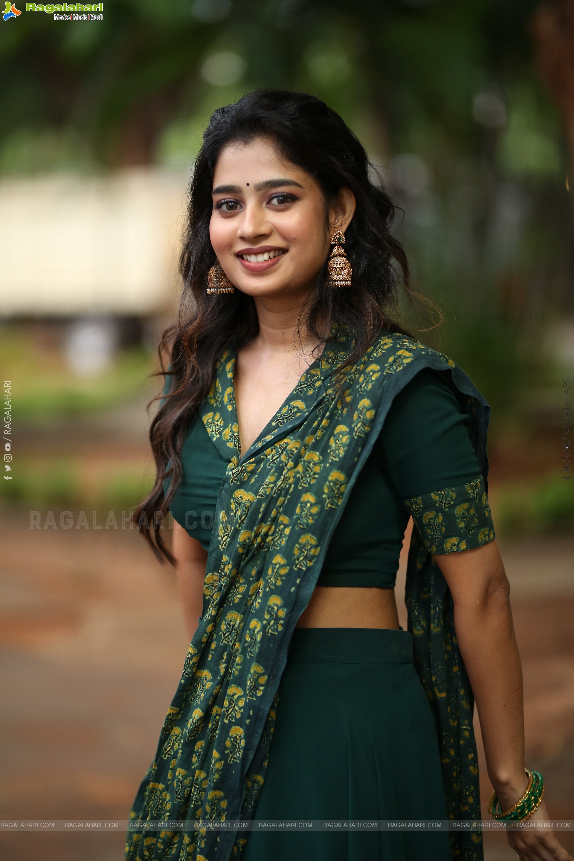Janany Kunaseelan at Usurae Movie Press Meet, HD Gallery