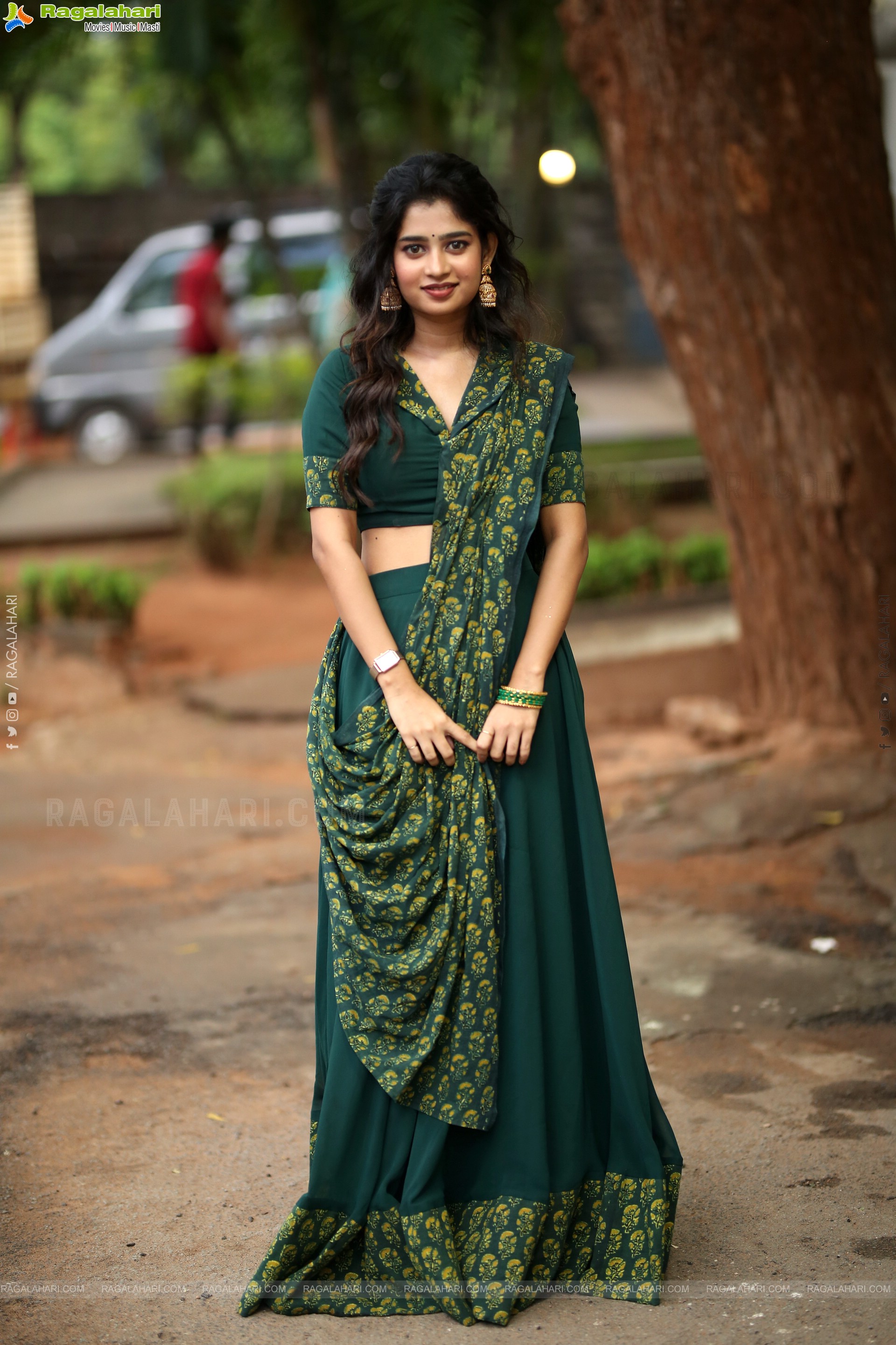 Janany Kunaseelan at Usurae Movie Press Meet, HD Gallery