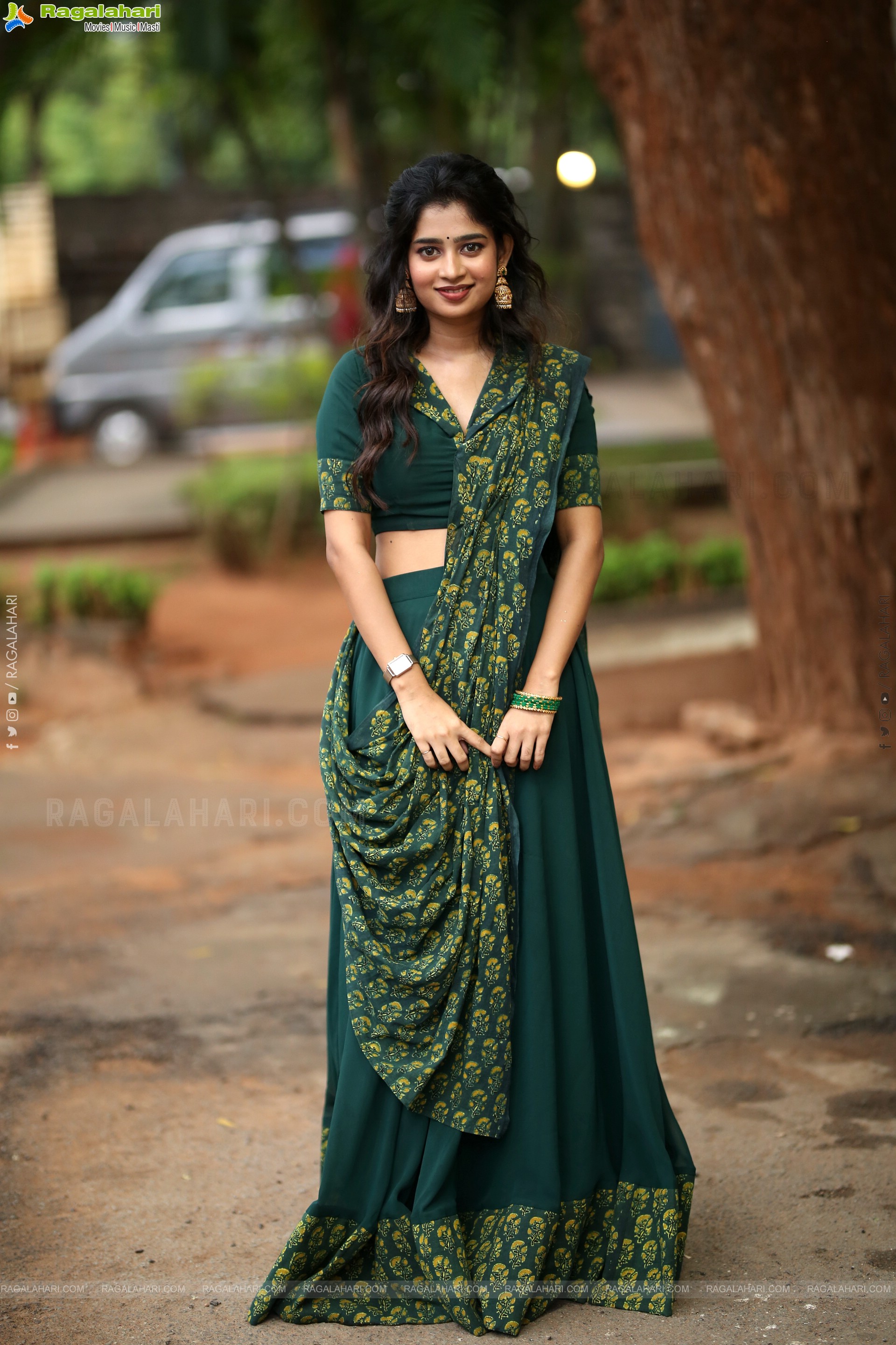 Janany Kunaseelan at Usurae Movie Press Meet, HD Gallery