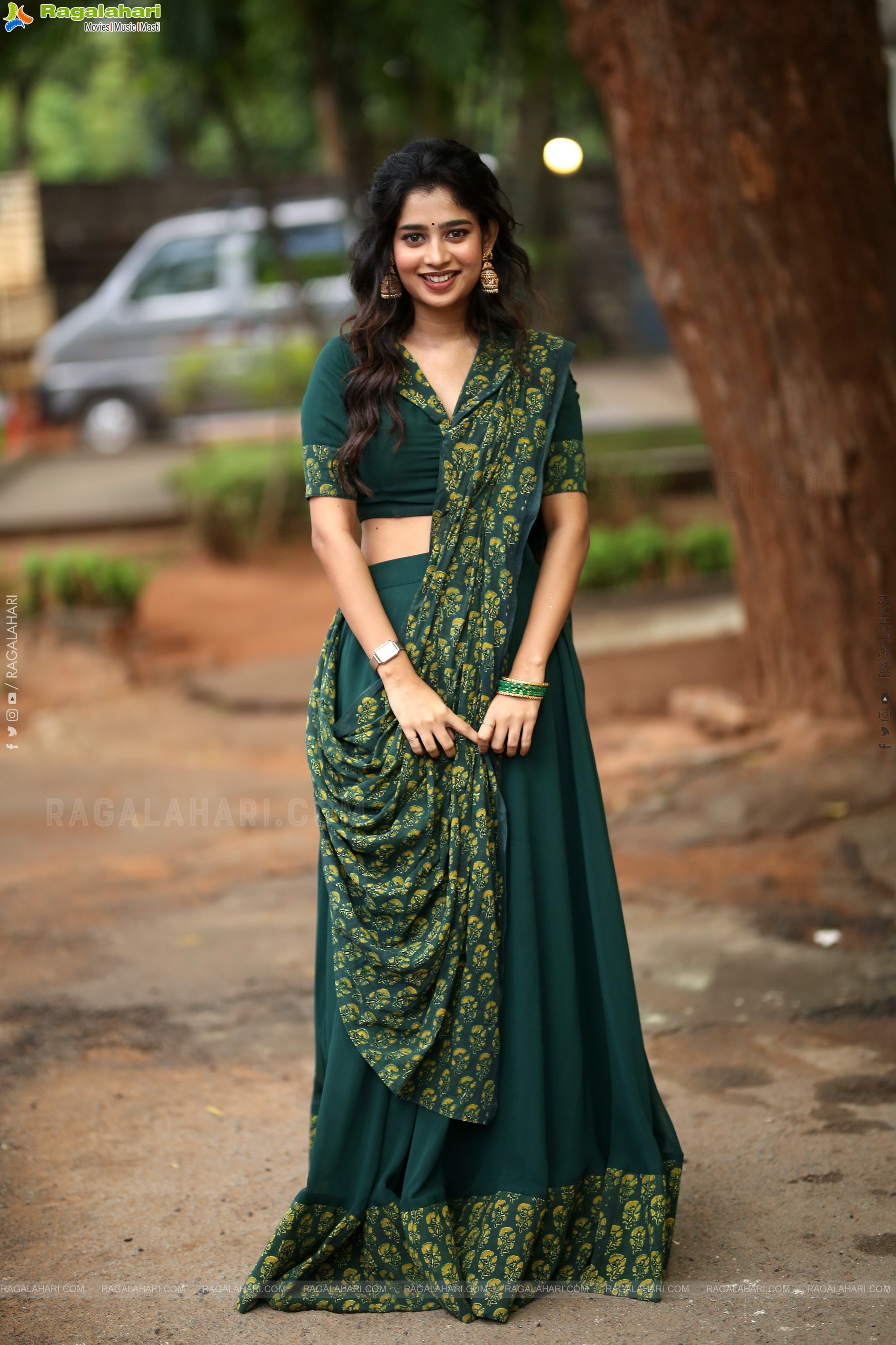 Janany Kunaseelan at Usurae Movie Press Meet, HD Gallery