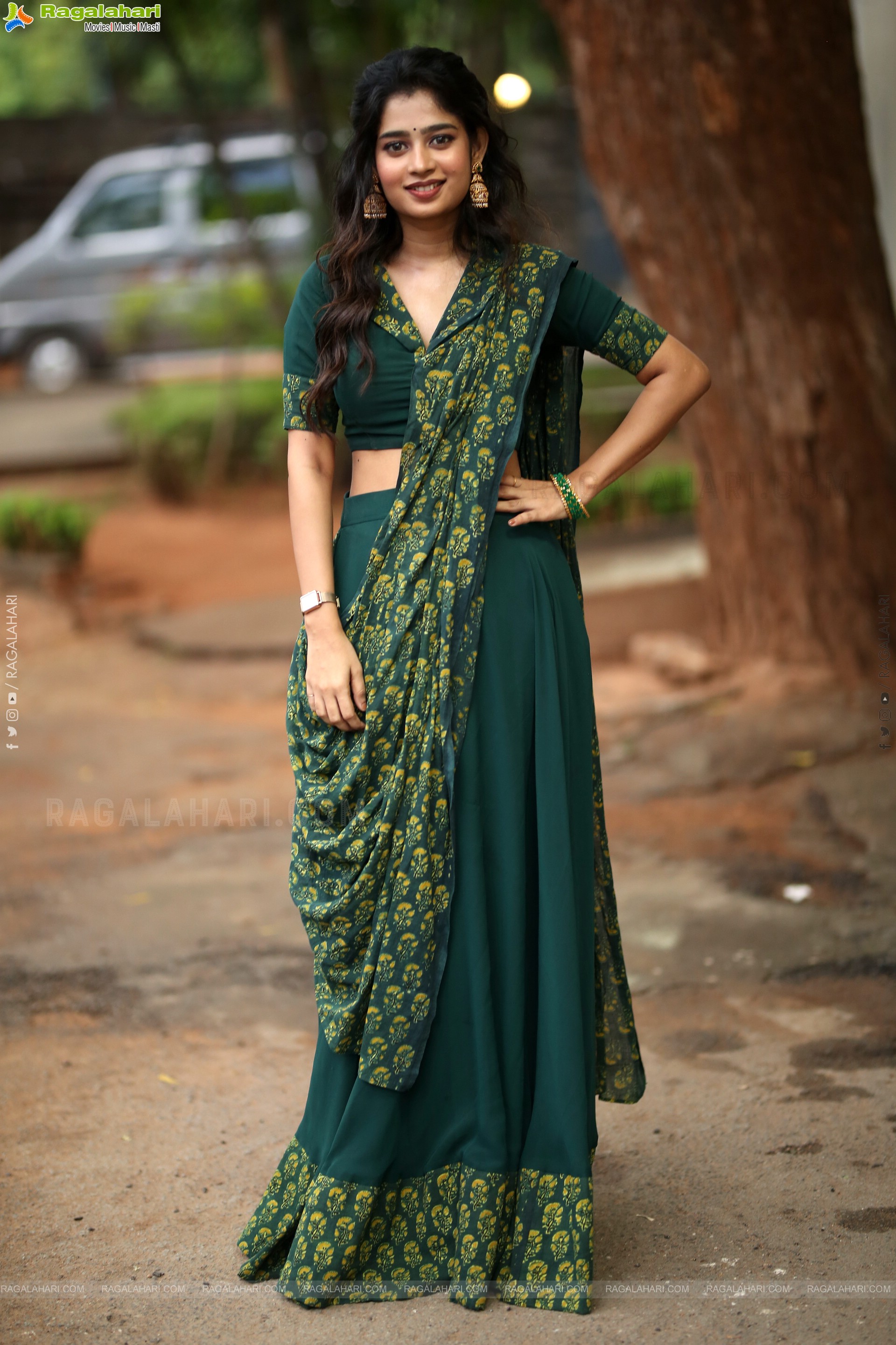 Janany Kunaseelan at Usurae Movie Press Meet, HD Gallery