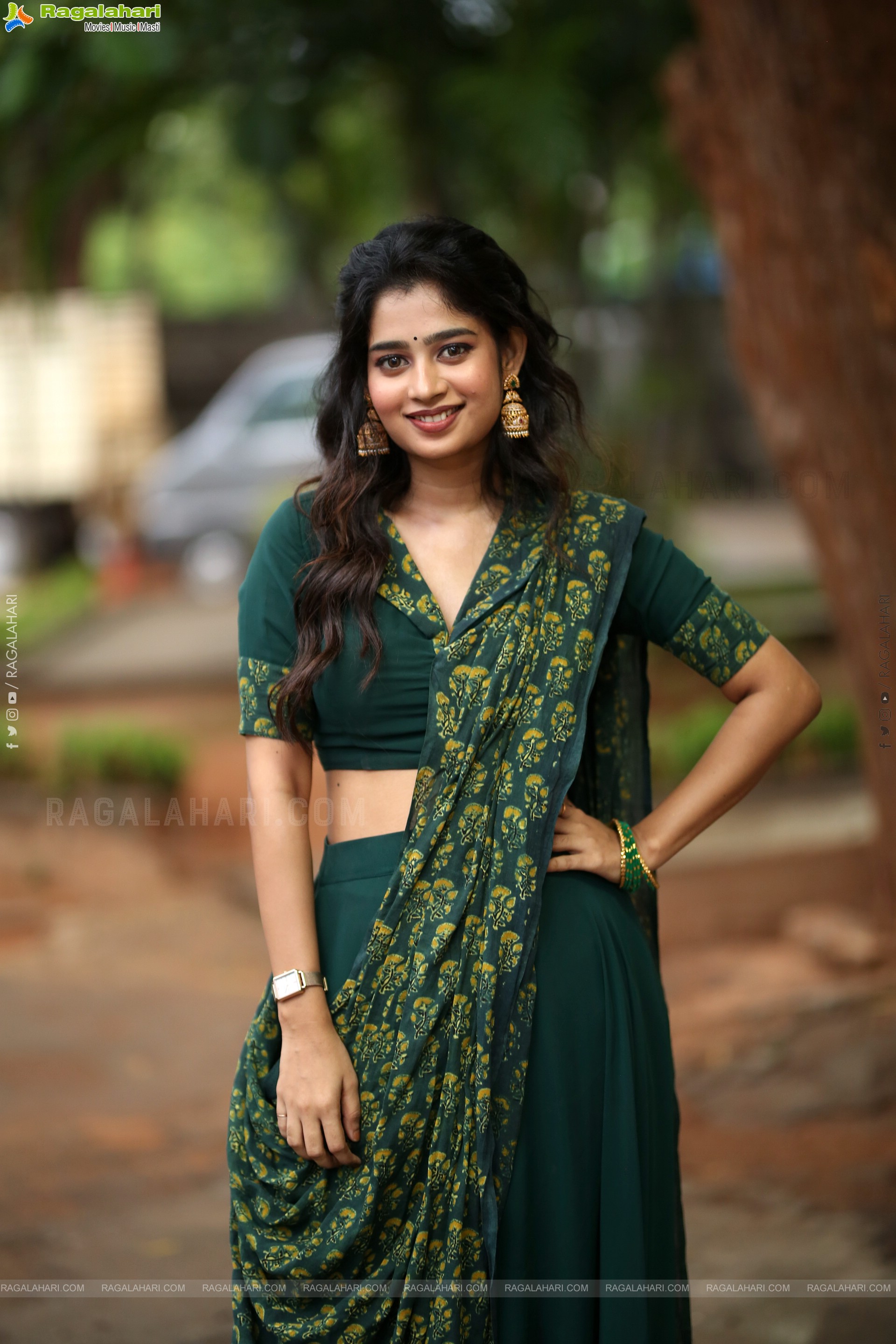 Janany Kunaseelan at Usurae Movie Press Meet, HD Gallery