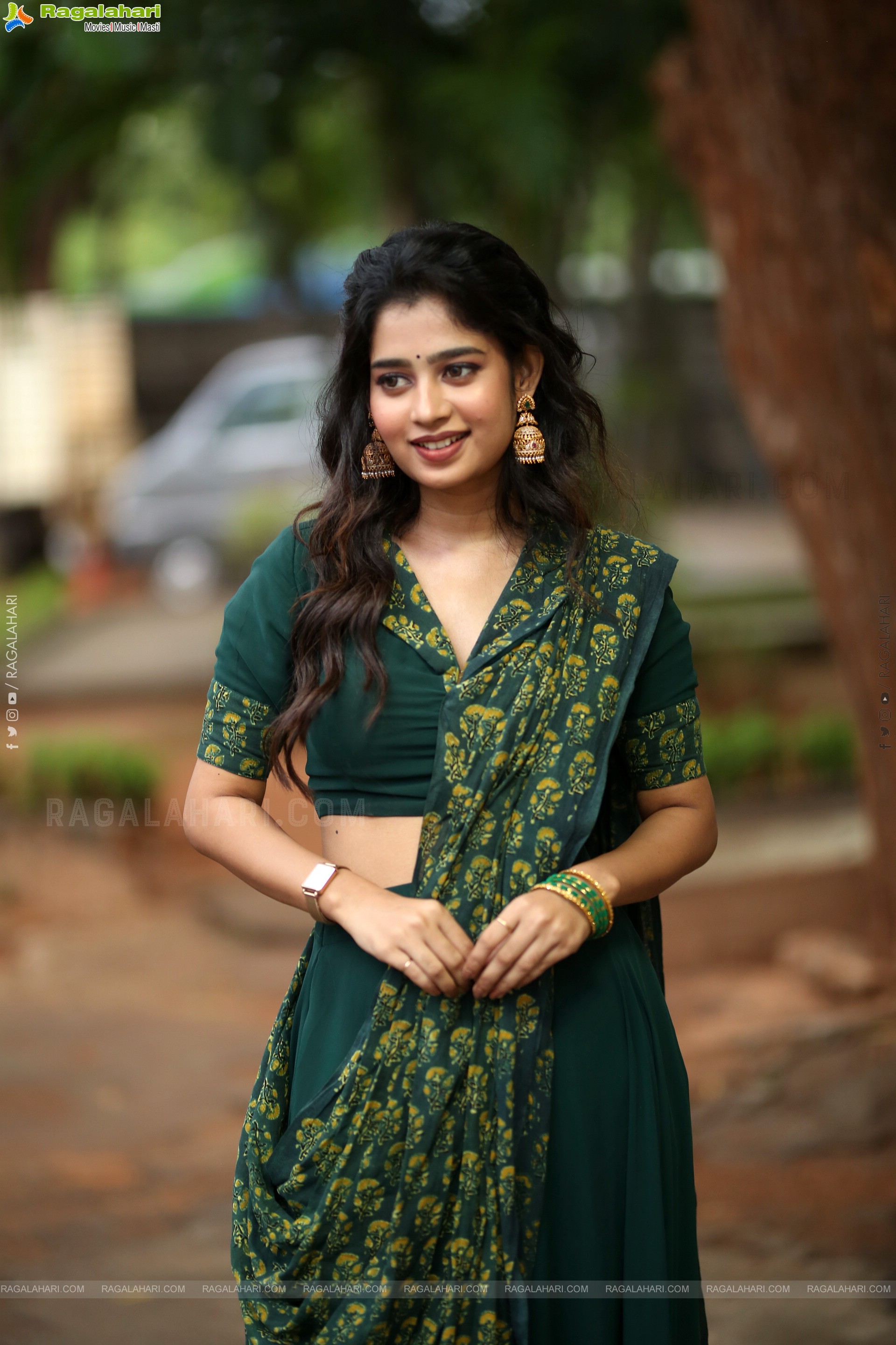 Janany Kunaseelan at Usurae Movie Press Meet, HD Gallery