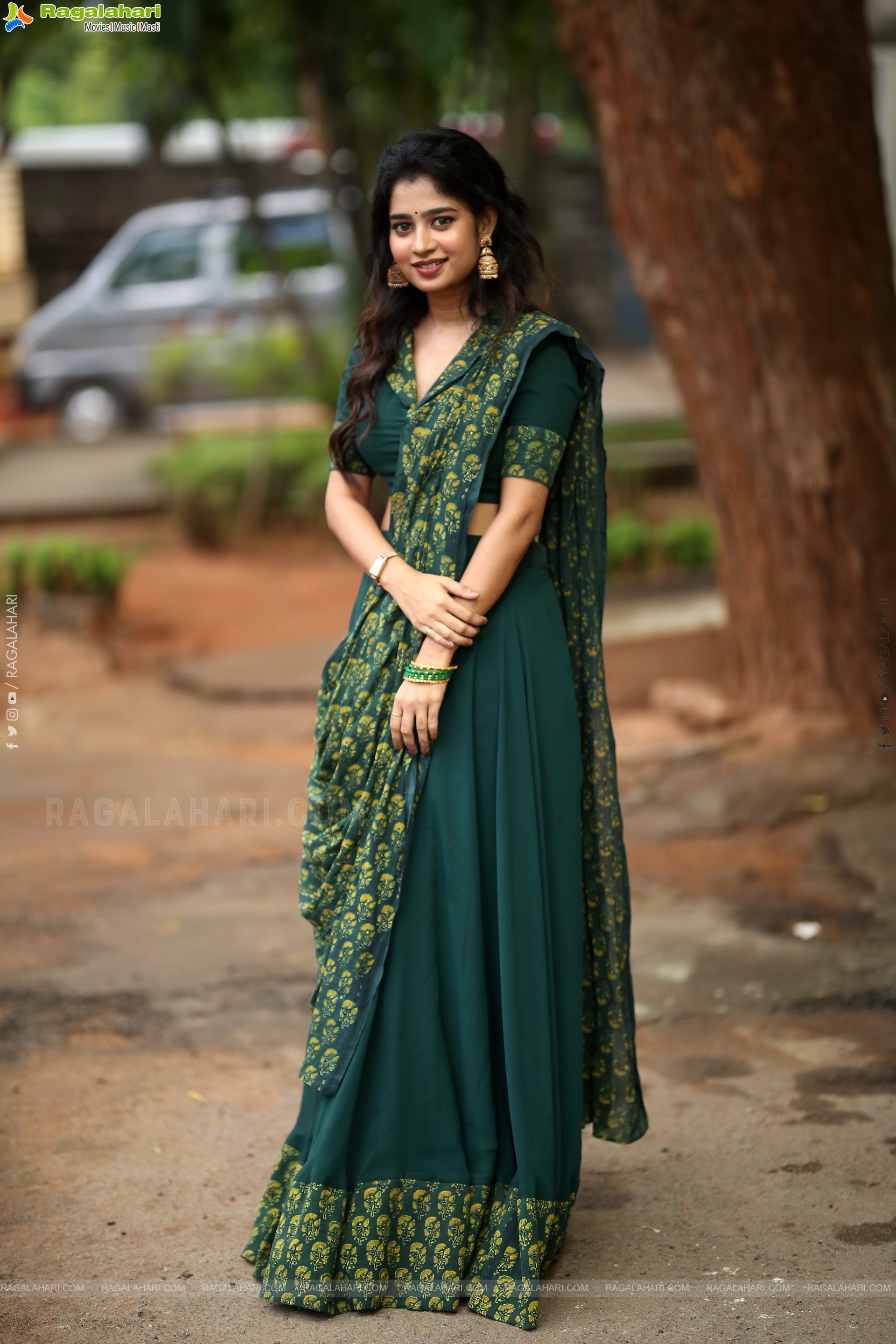 Janany Kunaseelan at Usurae Movie Press Meet, HD Gallery