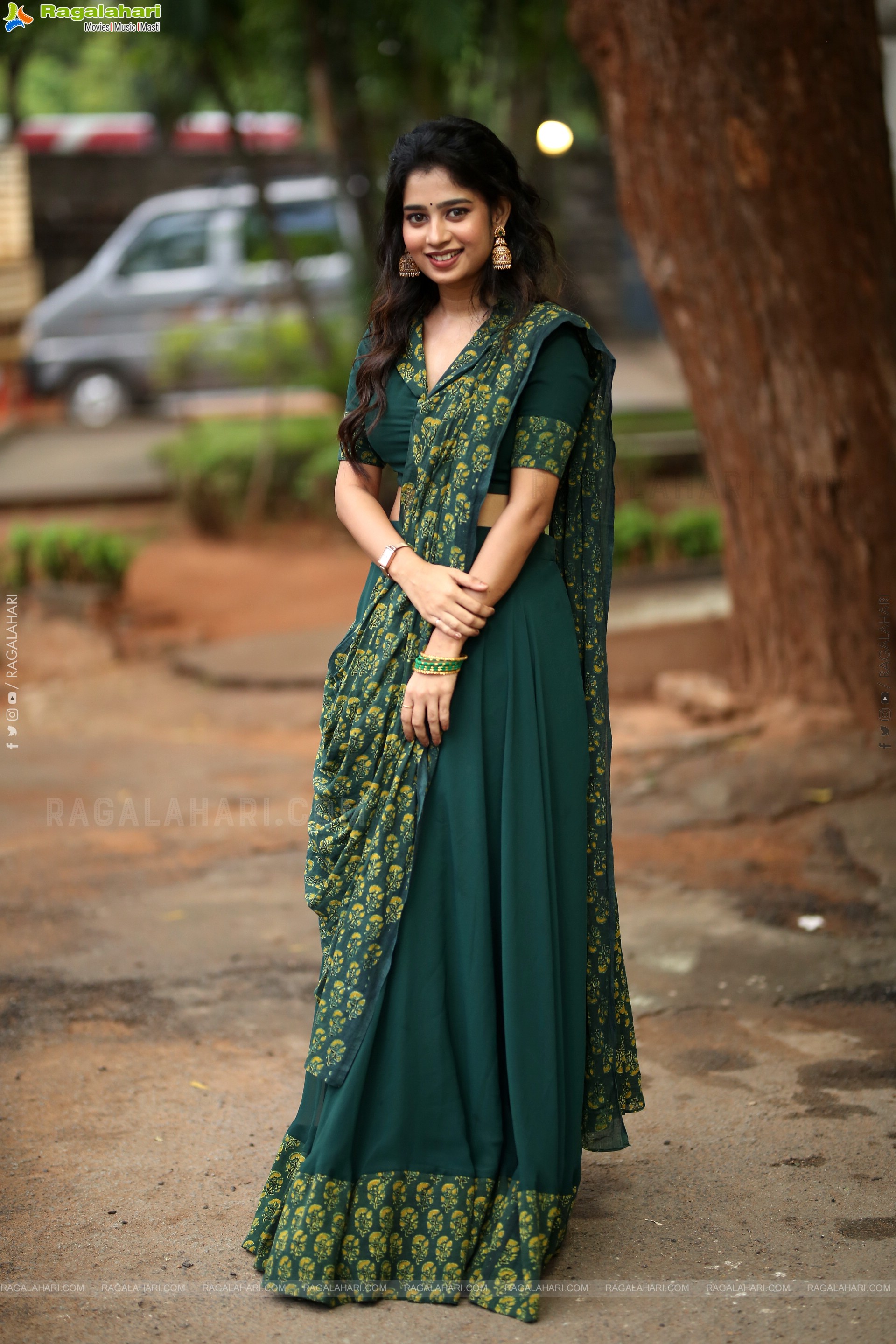 Janany Kunaseelan at Usurae Movie Press Meet, HD Gallery