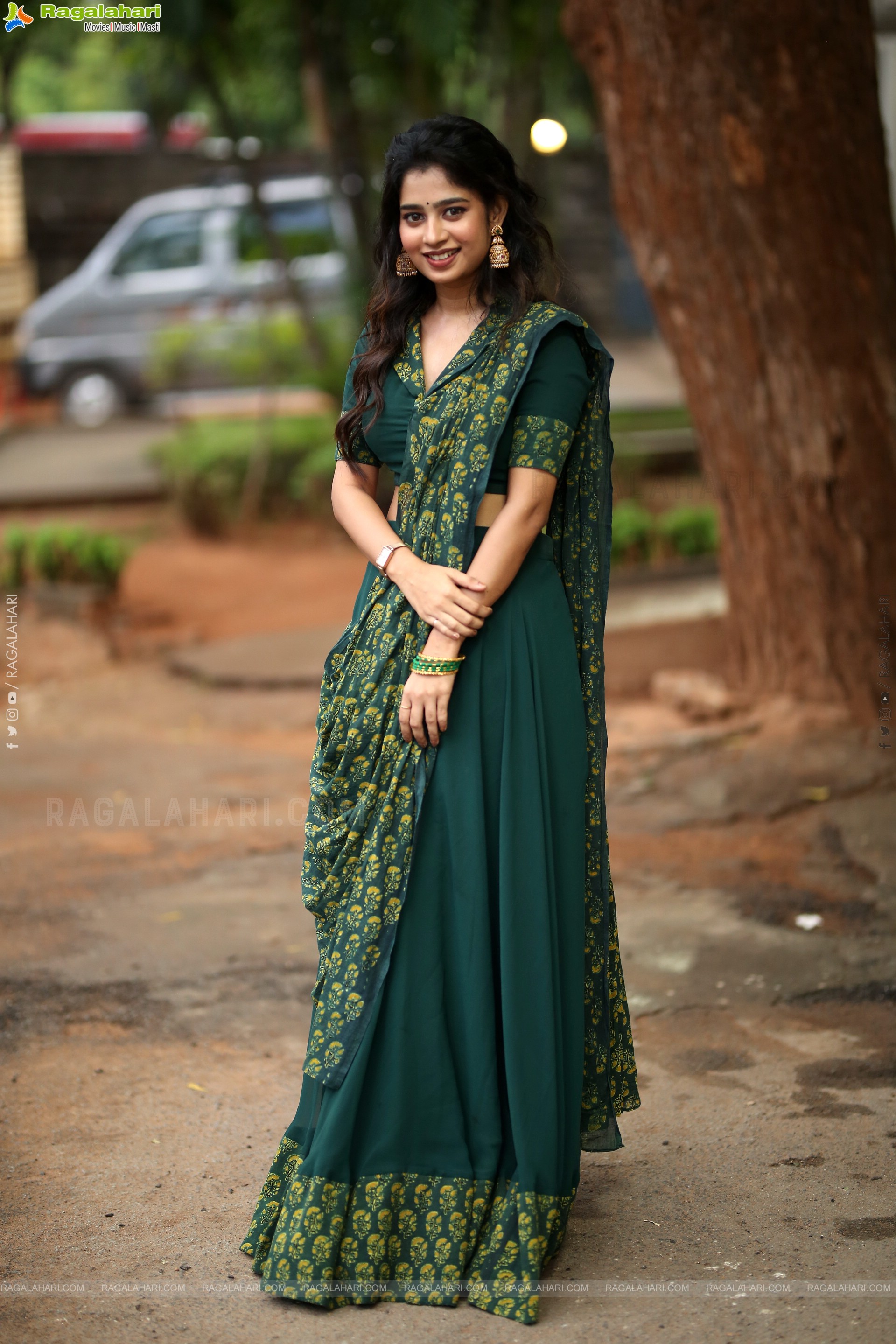Janany Kunaseelan at Usurae Movie Press Meet, HD Gallery