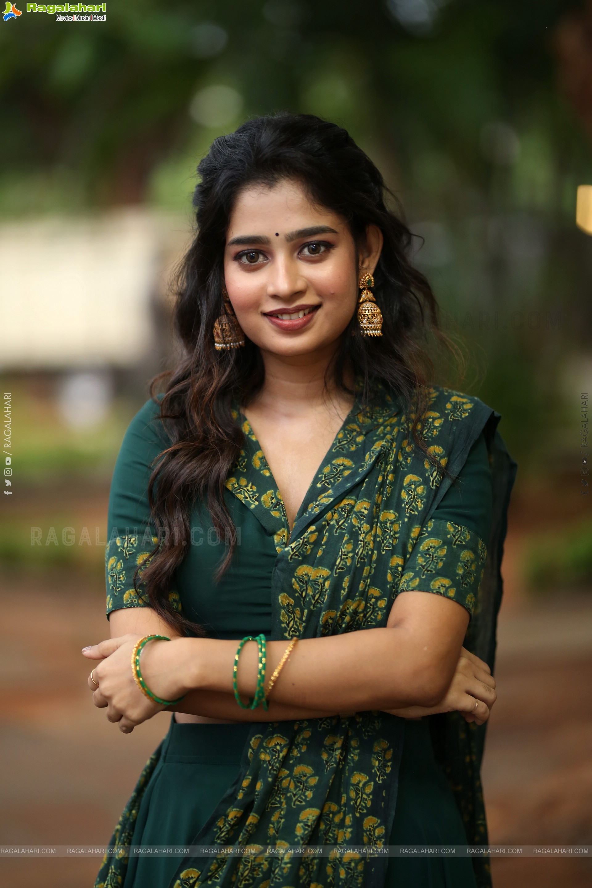 Janany Kunaseelan at Usurae Movie Press Meet, HD Gallery