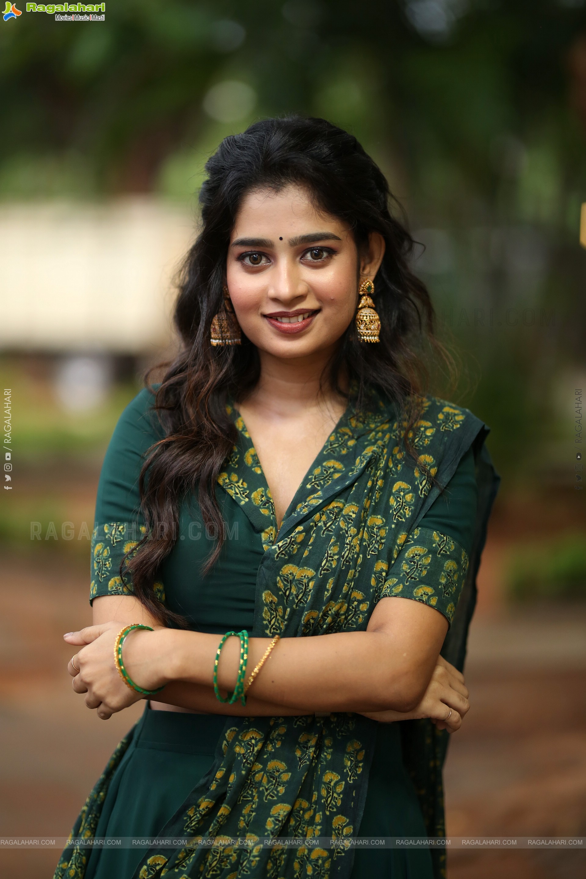 Janany Kunaseelan at Usurae Movie Press Meet, HD Gallery