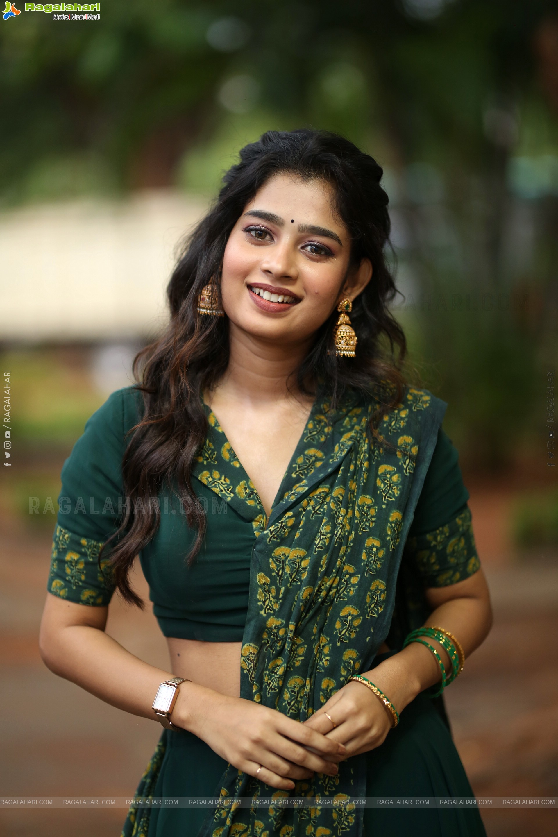 Janany Kunaseelan at Usurae Movie Press Meet, HD Gallery