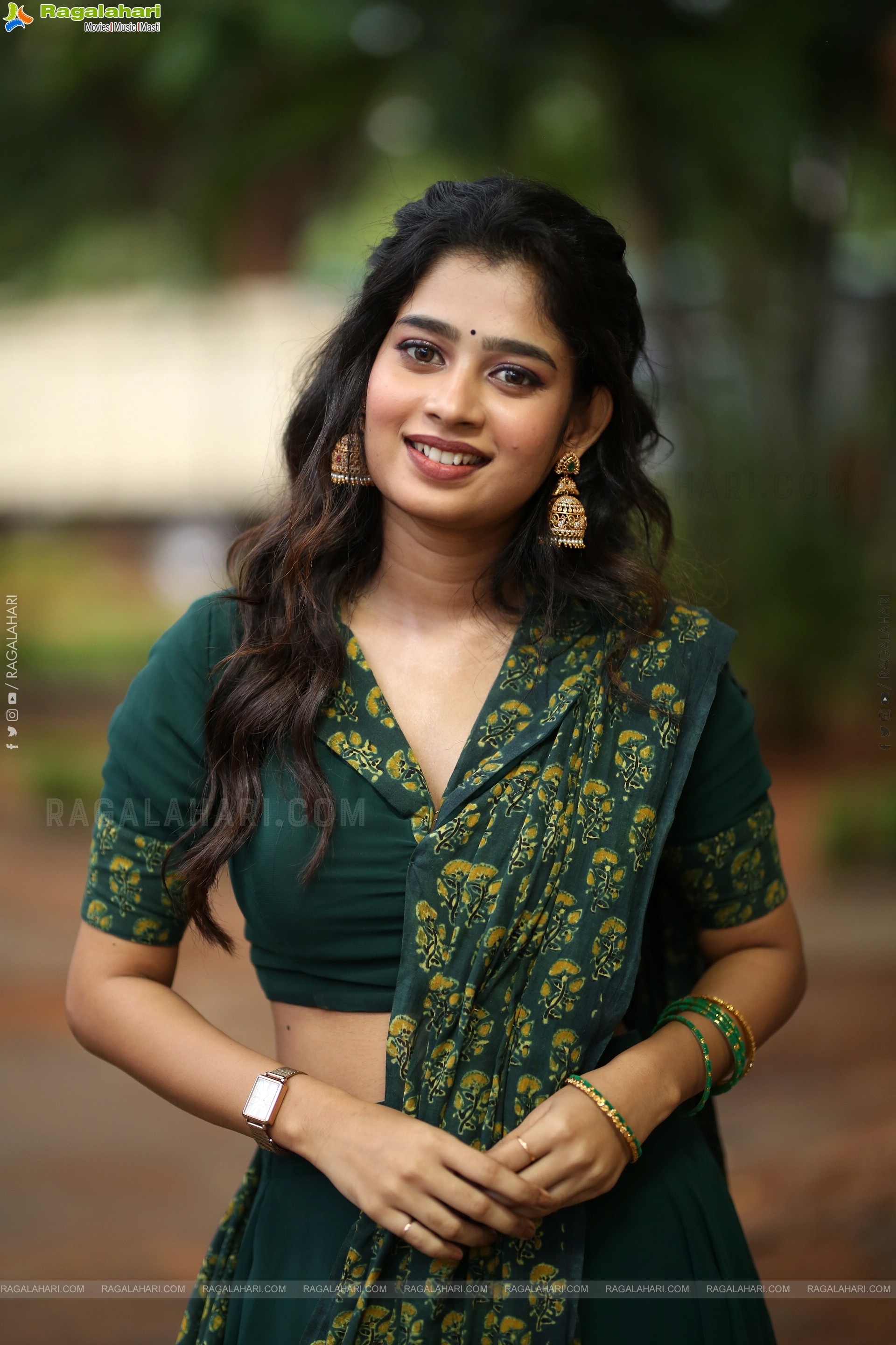 Janany Kunaseelan at Usurae Movie Press Meet, HD Gallery