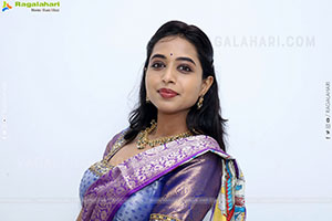 Krithika stills in Traditional Half Saree, HD Photo Gallery