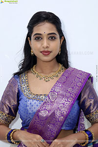 Krithika stills in Traditional Half Saree, HD Photo Gallery