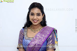 Krithika stills in Traditional Half Saree, HD Photo Gallery
