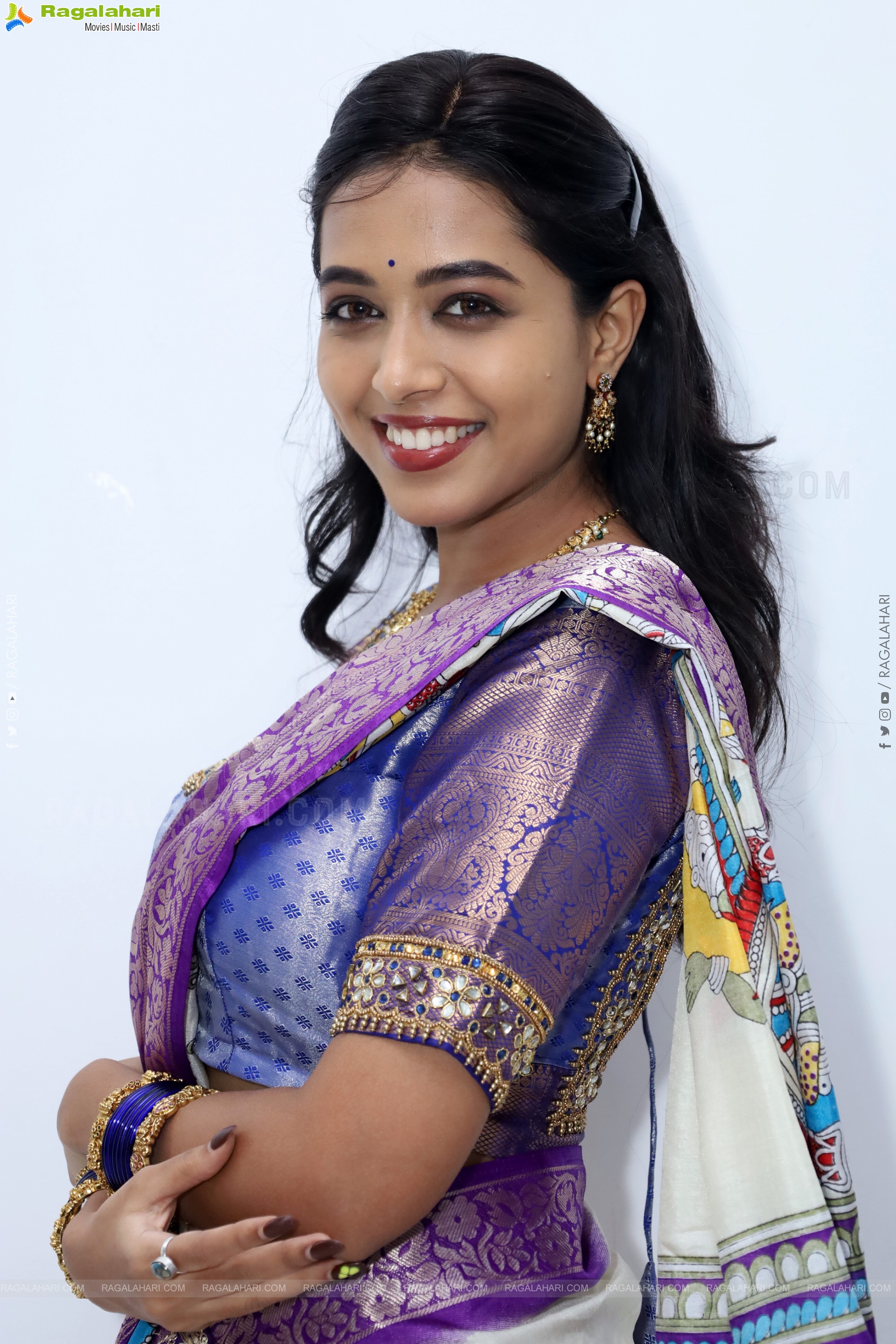 Krithika Latest stills in Half Saree, HD Gallery