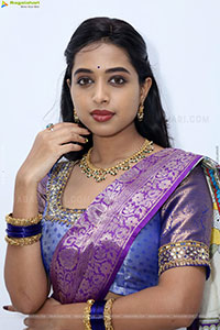 Krithika stills in Traditional Half Saree, HD Photo Gallery