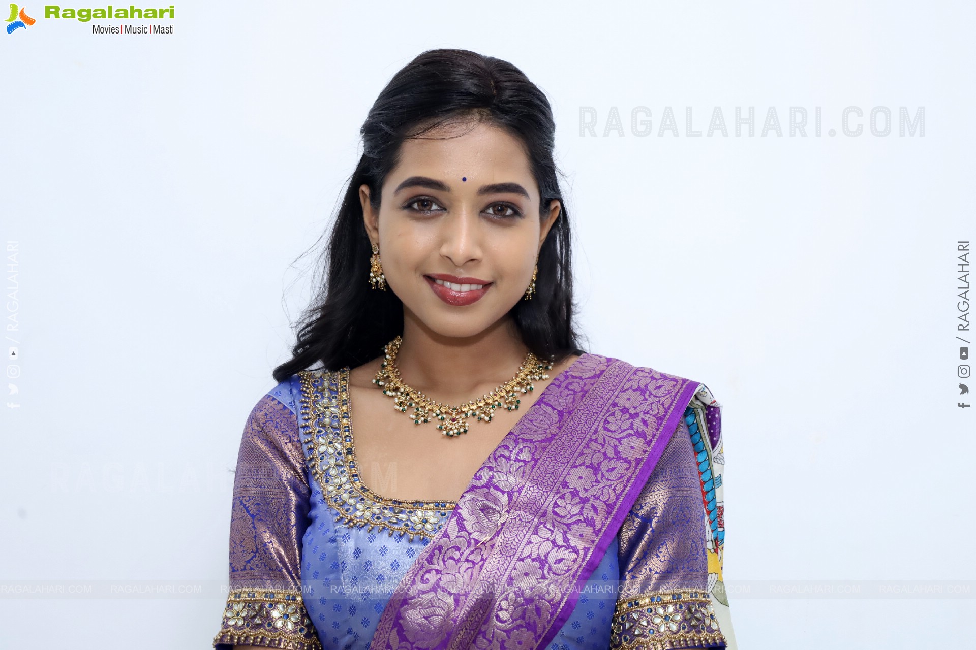 Krithika Latest stills in Half Saree, HD Gallery