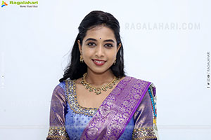 Krithika stills in Traditional Half Saree, HD Photo Gallery