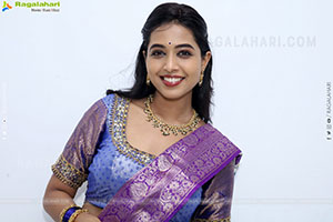 Krithika stills in Traditional Half Saree, HD Photo Gallery