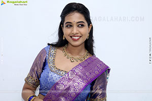Krithika stills in Traditional Half Saree, HD Photo Gallery