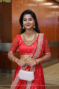Madhuri Rathod Poses with Designer Jewellery, HD Gallery