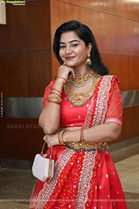 Madhuri Rathod Poses with Designer Jewellery, HD Gallery