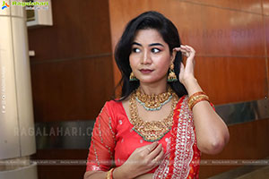Madhuri Rathod Poses with Designer Jewellery, HD Gallery