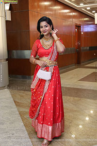 Madhuri Rathod Poses with Designer Jewellery, HD Gallery